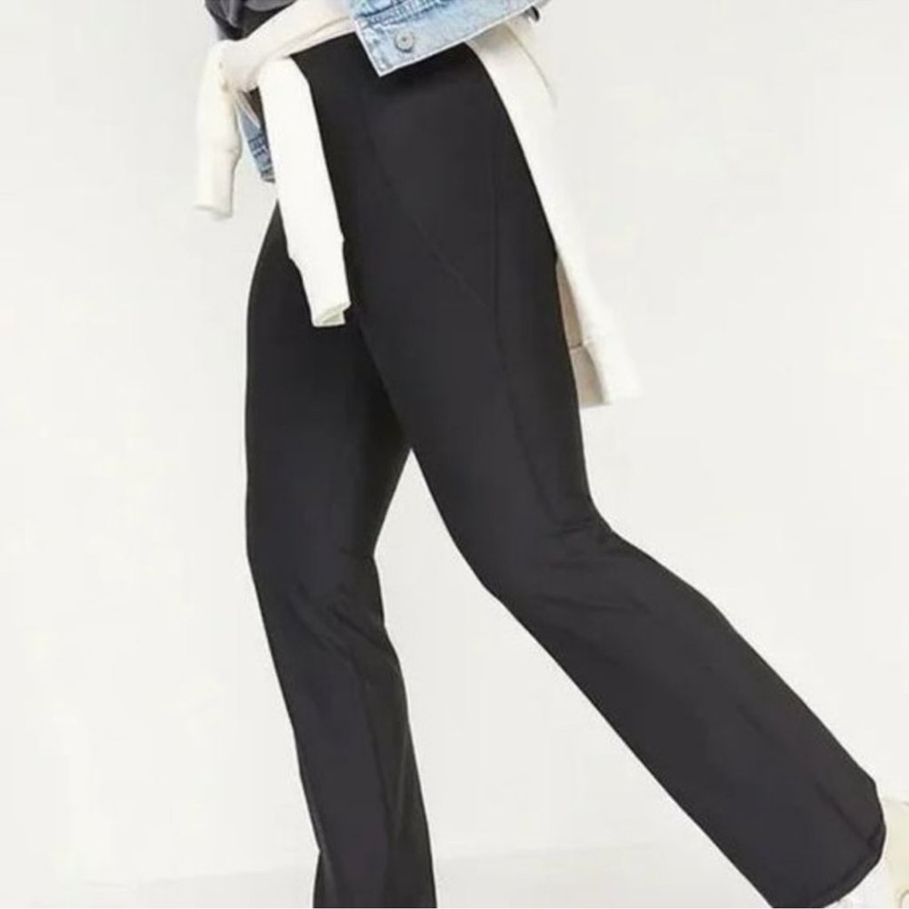Old navy black power soft high rise boot cut leggings size small